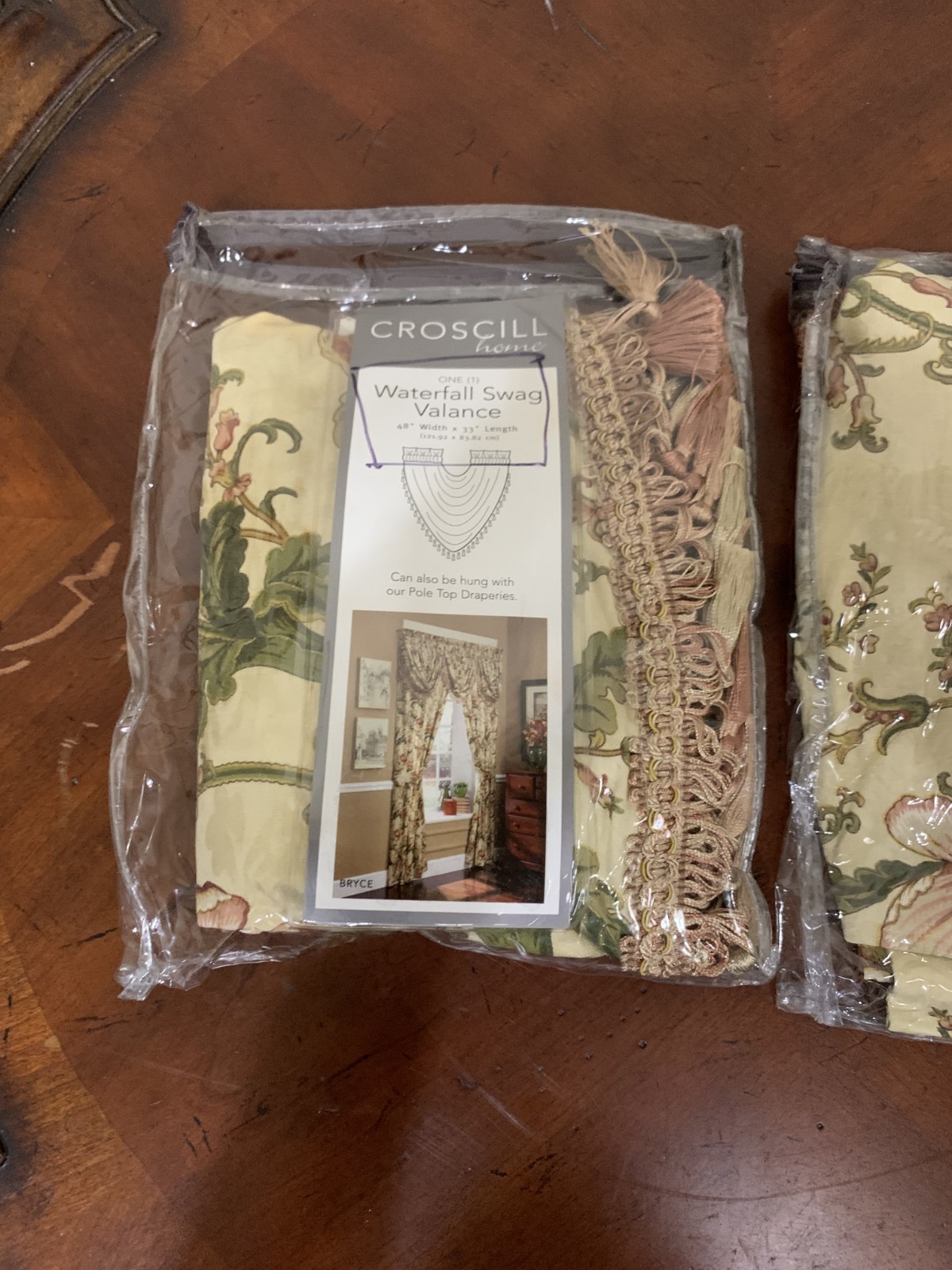 Croscill Bryce Floral Waterfall Swag Valance 48″ x 33″ Tassels Cotton NIP