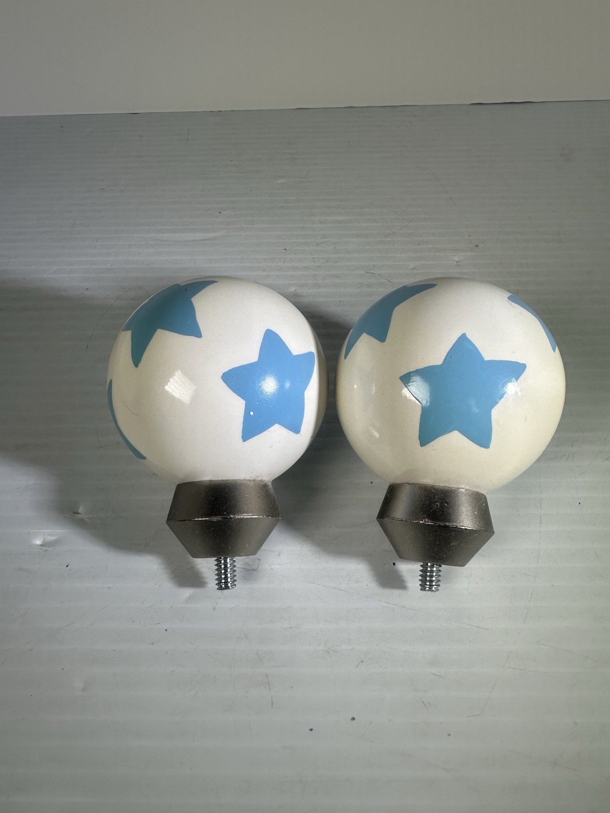 Pottery Barn Kids 2 Set Blue / White Stars Ceramic Curtain Rod Finials
