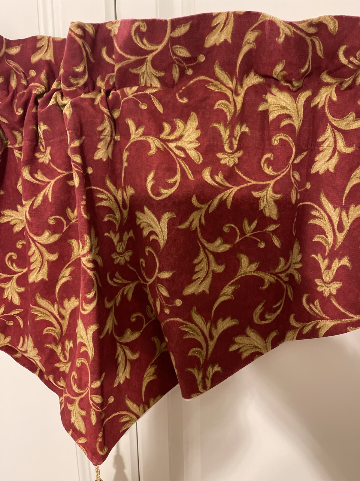 2-Waverly Lined Red Gold Scroll Ascot Tassel Valance 52×22 Plus Tassel