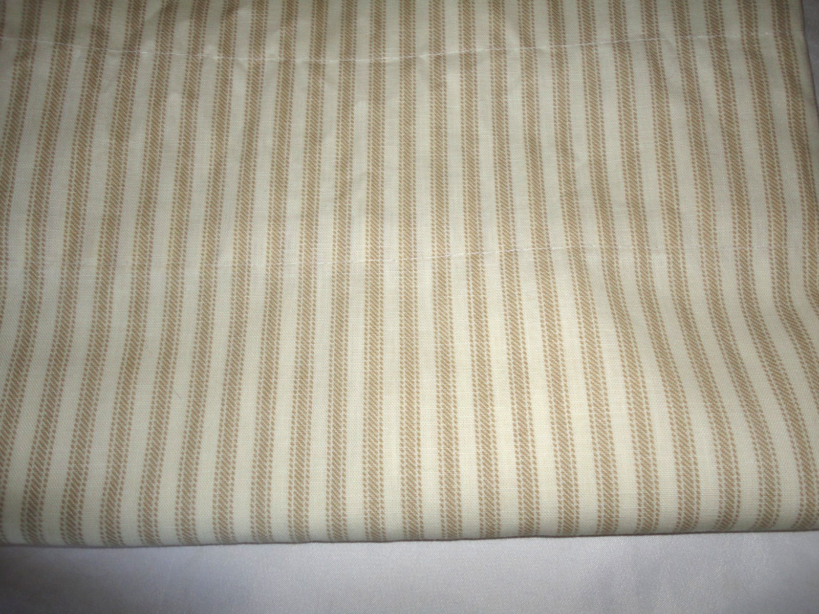 COUNTRY CURTAINS TAN & WHITE TICKING STRIPES (1) TAILORED VALANCE 16 X 85