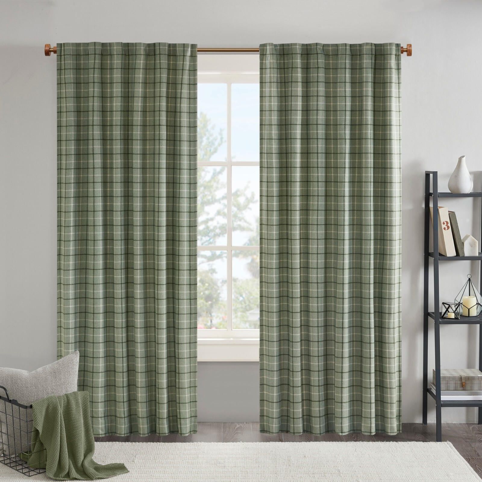 Madison Park Anaheim Plaid Rod Pocket and Back Tab Curtain Panel with Fleece Lin