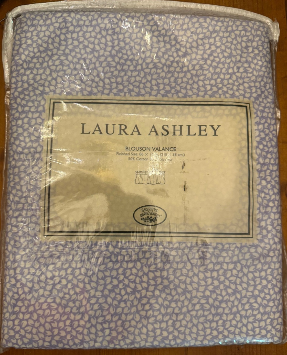 LAURA ASHLEY BLUE SYCAMORE/QUARTET BLOUSON WINDOW VALANCE. NIP.