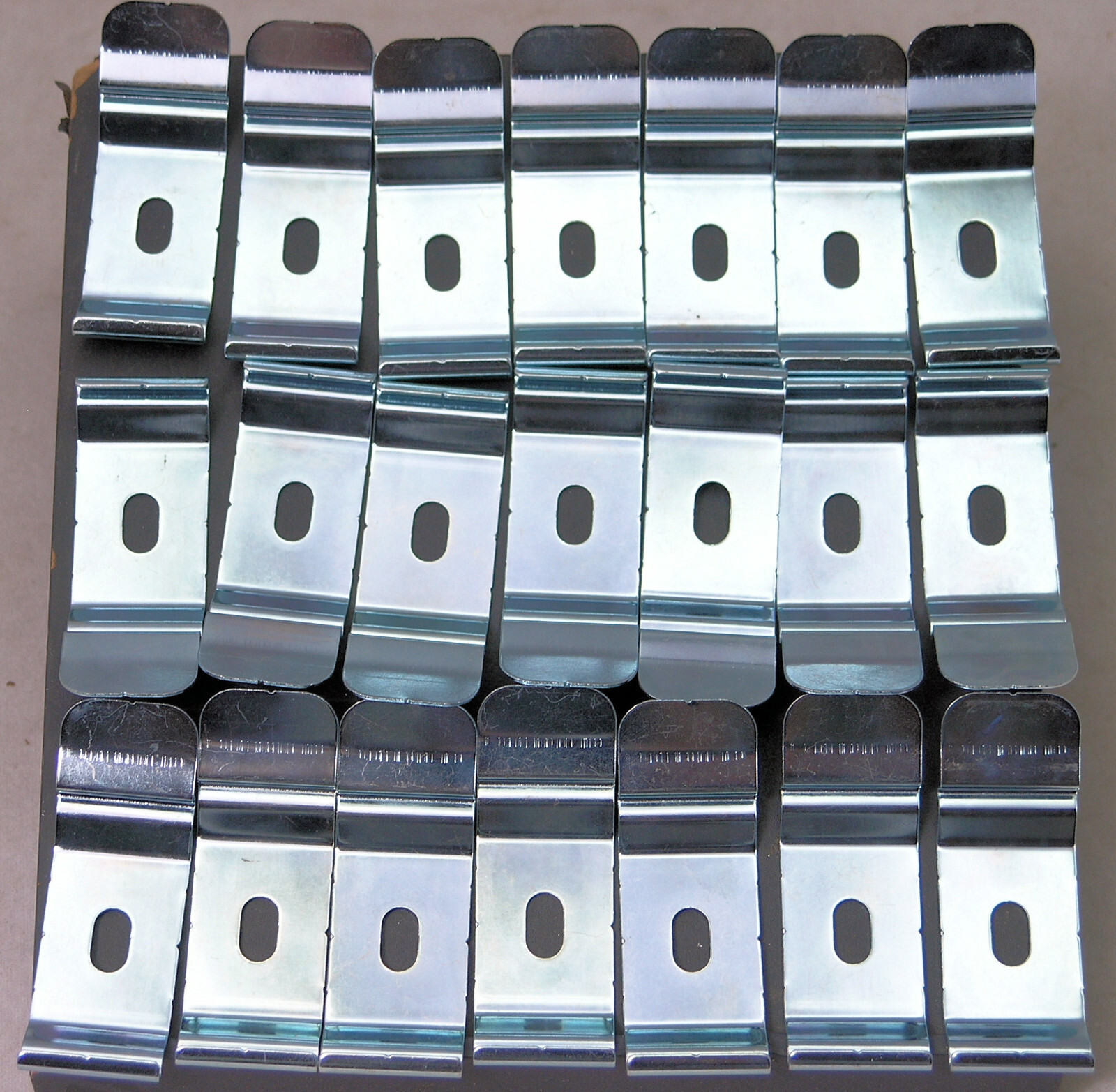 Lot of 21 Vertical Blind C Clip Ceiling Mount Install Bracket For 1 1/2″ Rail