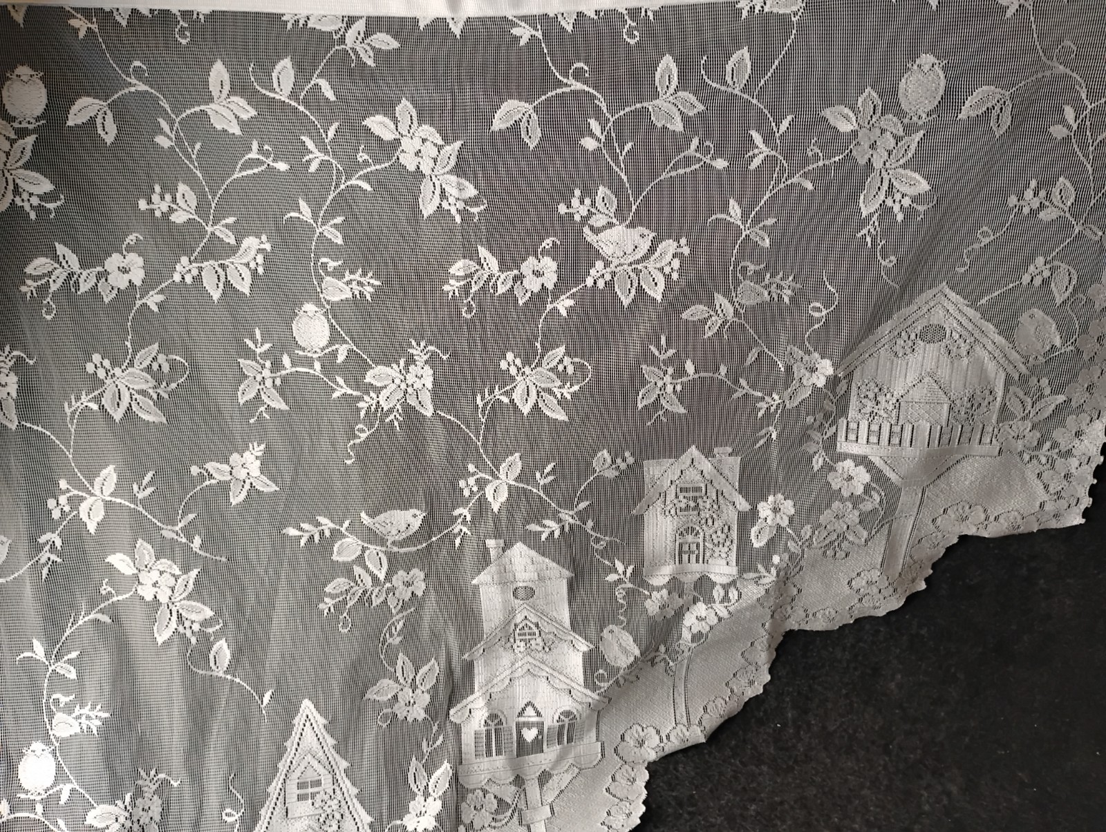 Pair White Floral Lace Triangle Valance Swag Sheer Bird House Birds Floral 28×36
