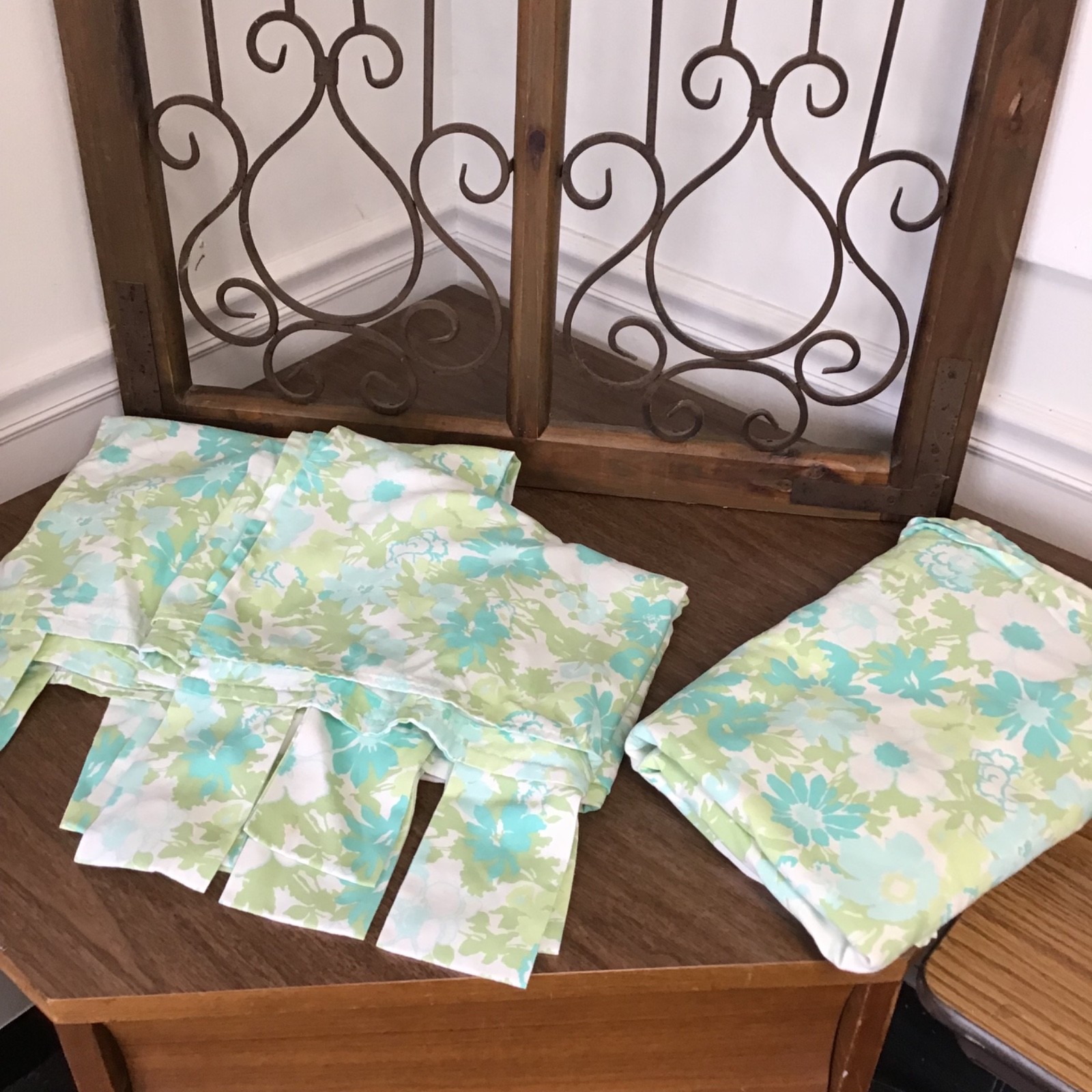 3 Pc Set MCM Vtg aqua green floral Bedspread & Curtain Panels Liz Claiborne