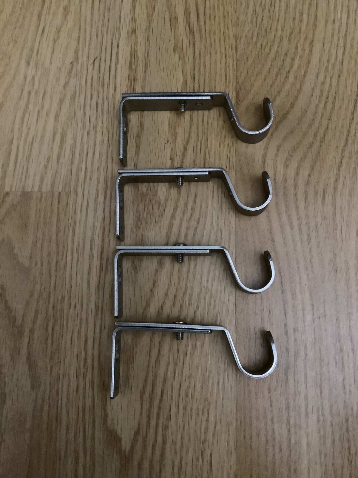 (4) Silver Metal Adjustable Curtain Rod Hangers Hooks for 3/4 inch Rod NEW!