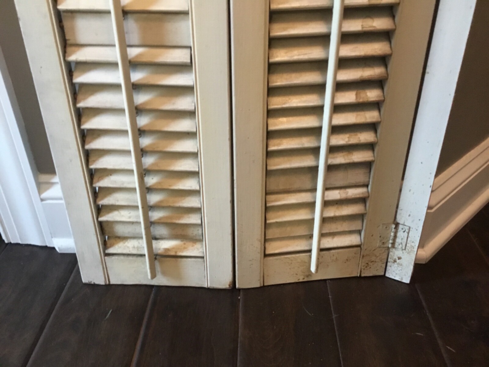 Vtg WINDOW SHUTTER Wooden interior LOUVER Plantation 33.75 Wx 18”T Chippy shabby