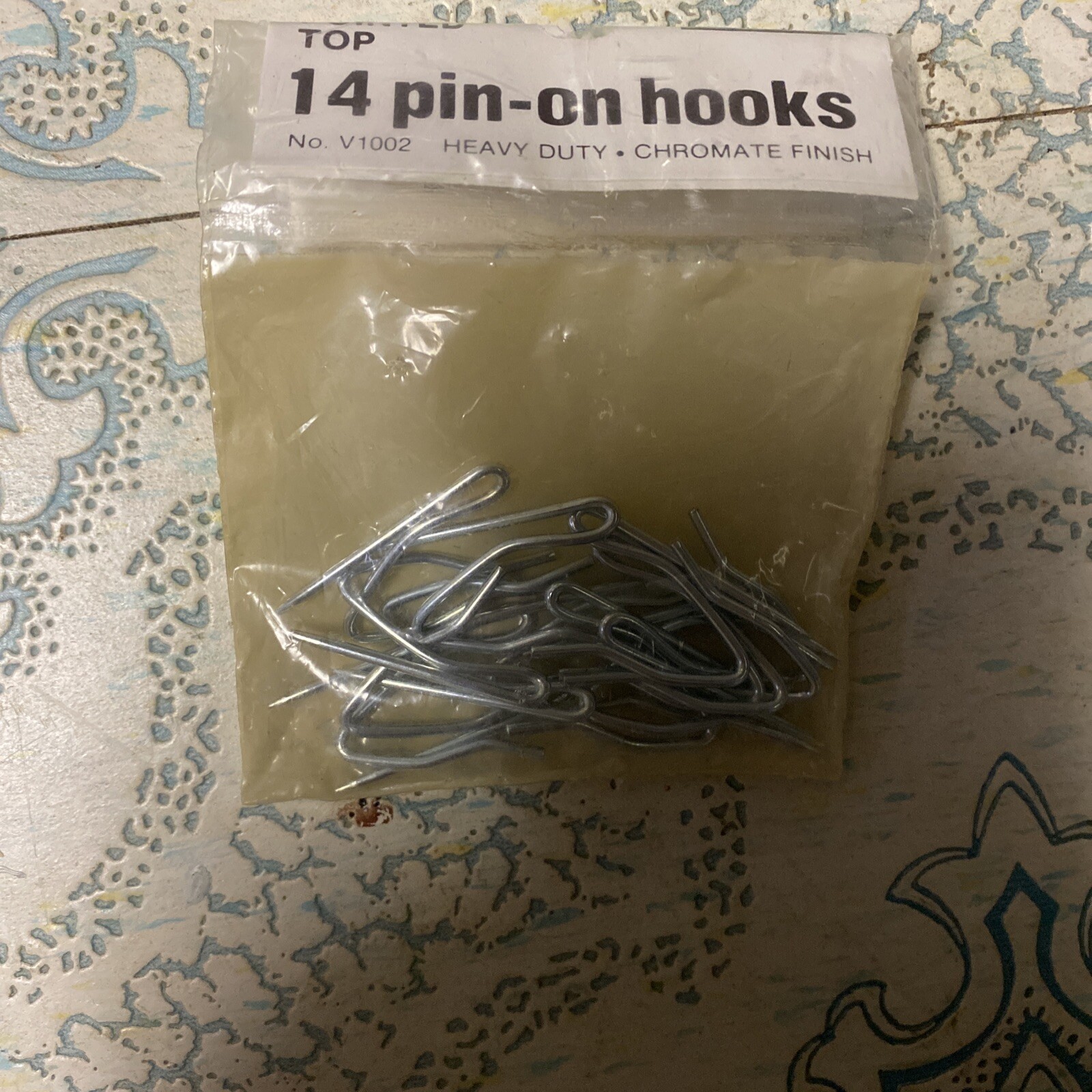 14 Pack Pointed Top Curtain Hooks