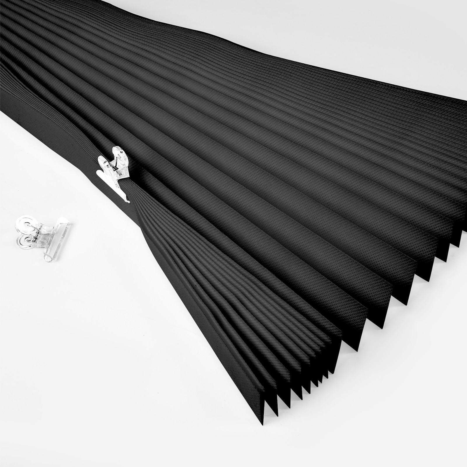 Light Filtering Pleated Non Woven Fabric Cordless Black Window Blinds 48″x72″
