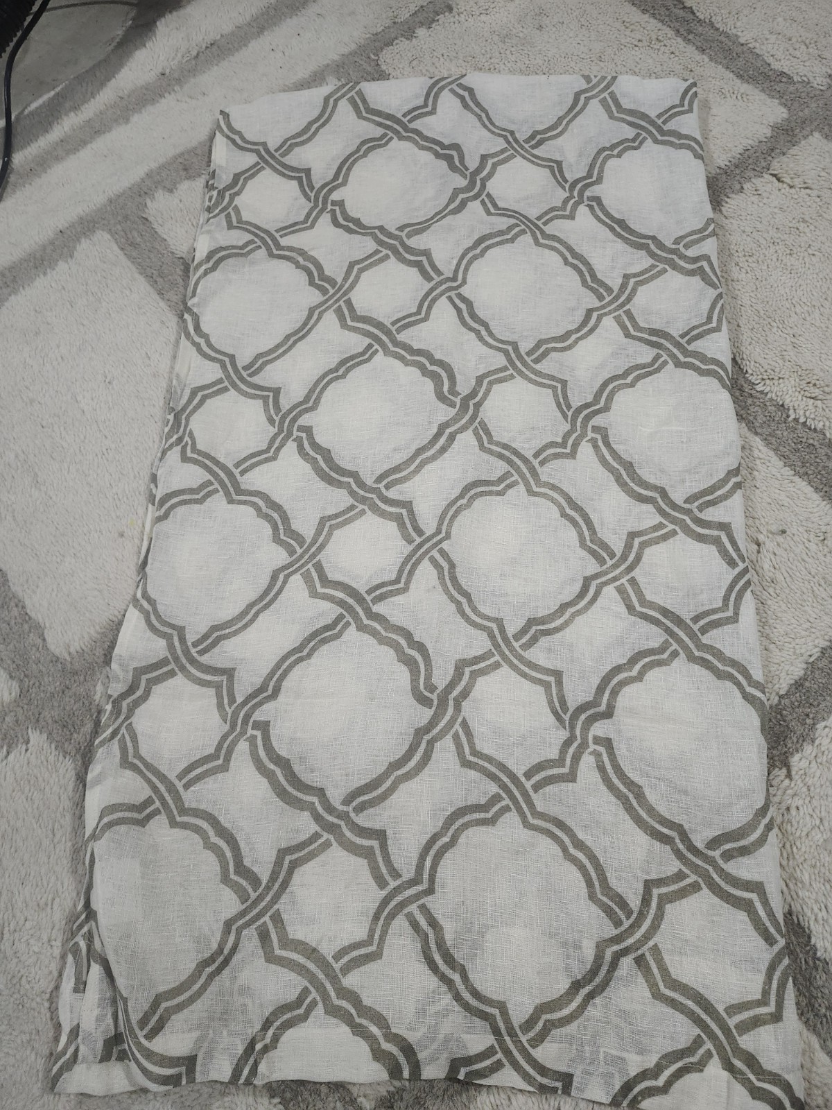 1 Pottery Barn Kendra Trellis 100% Linen Sheer Panel Drape Size 50” X 84″
