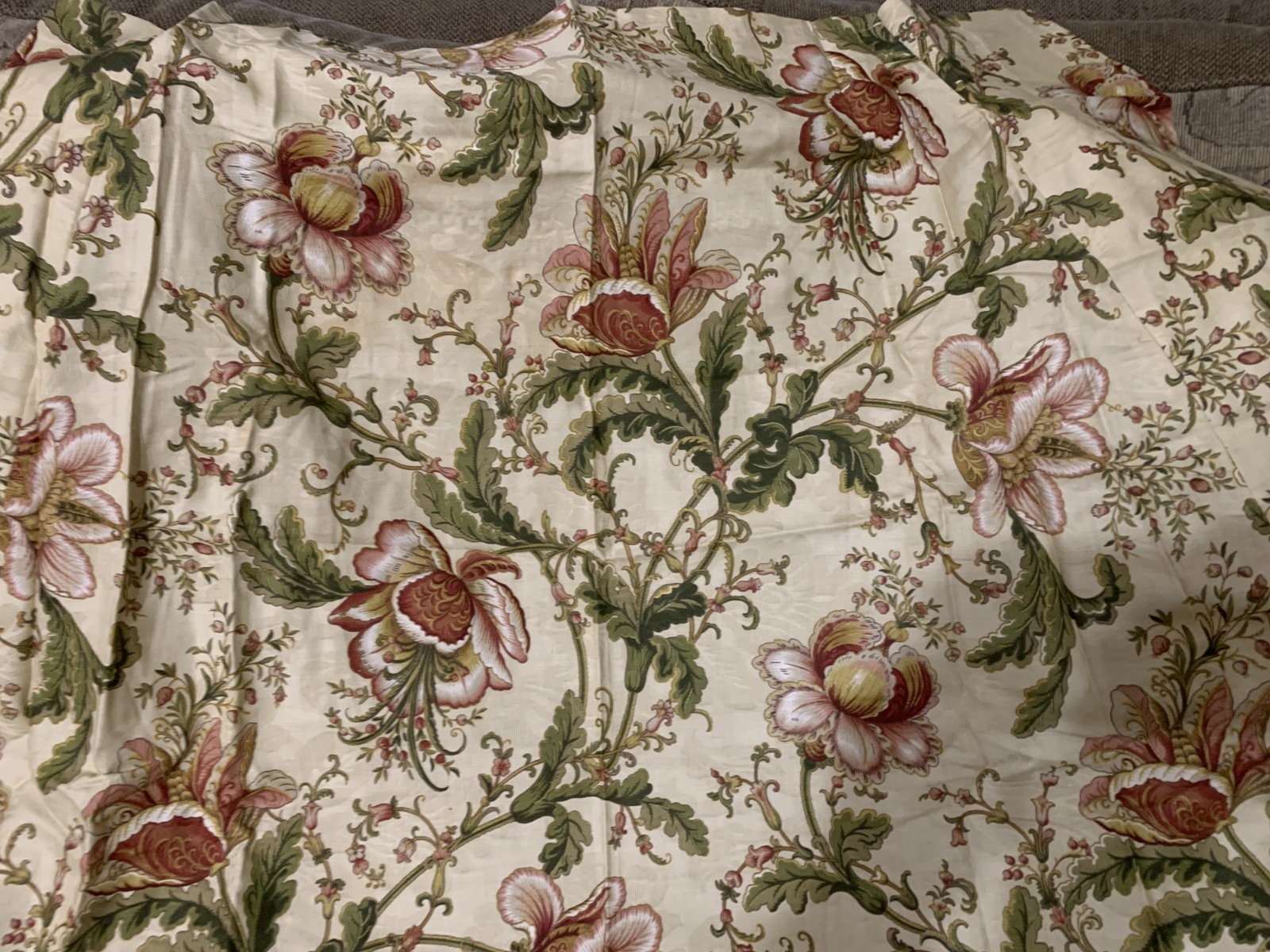 Croscill Bryce Floral Waterfall Swag Valance 48″ x 33″ Tassels Cotton NIP