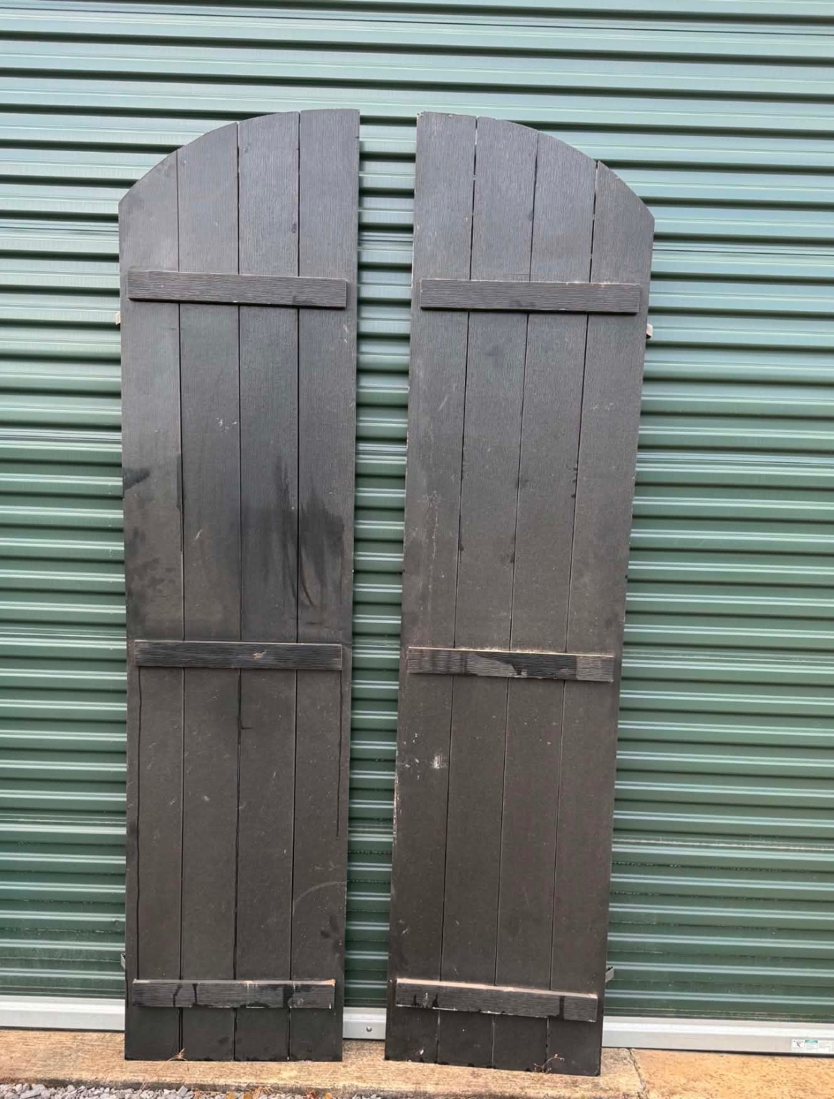 22 (11 Sets) PVC Board-N-Batten Shutters W/ Hardware & Hinges. Sizes In Pictures
