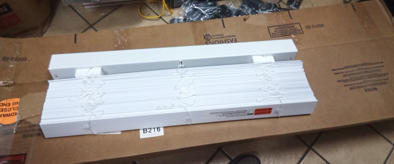 white blinds 22in X 40in