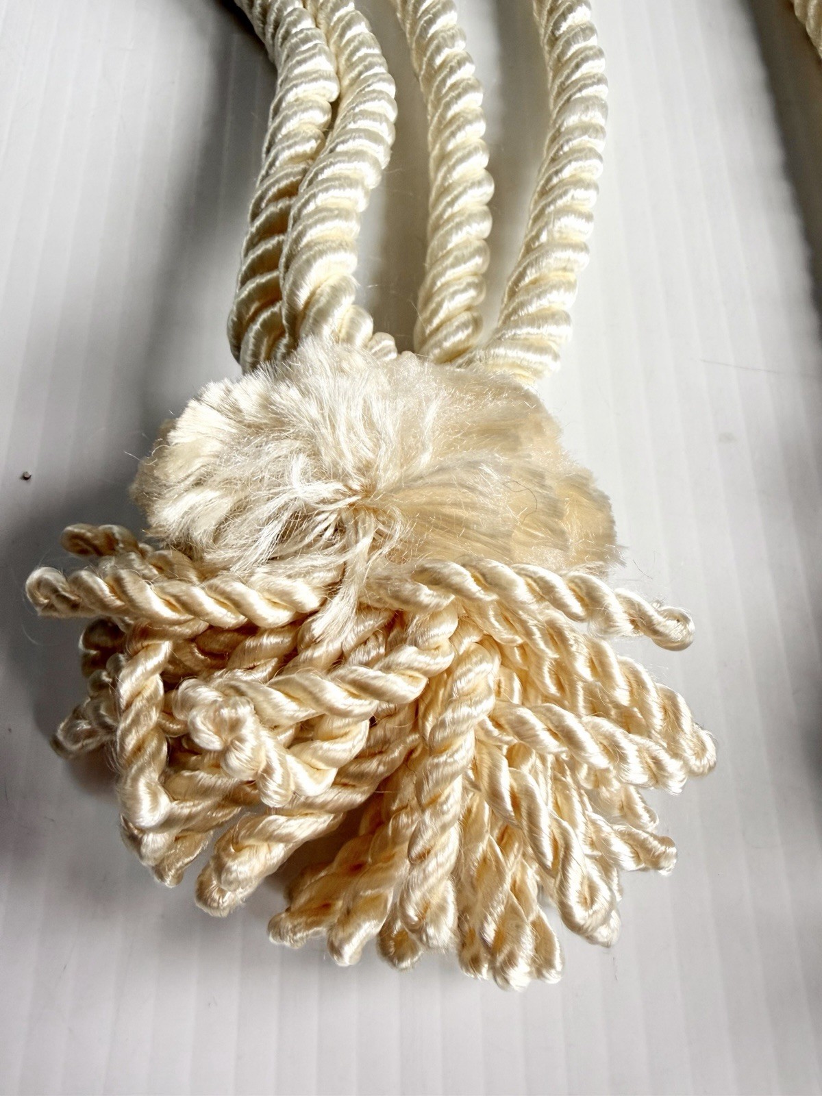Set Of 2 Ivory Curtain Tie Backs Braided Rope w/ Tassels