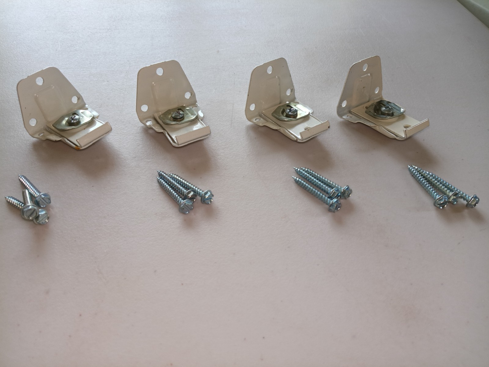Vtg Kirsch superfine traverse rod (4) support brackets 3576.025 & screws. 514