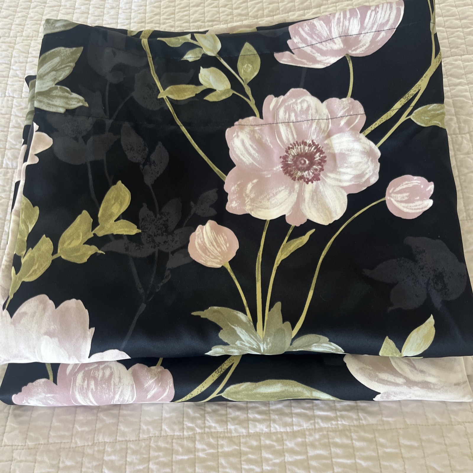 IKEA ROSENMOTT Blackout Curtains 2 Panels (1 pair) 57×98 Black Floral Polyester