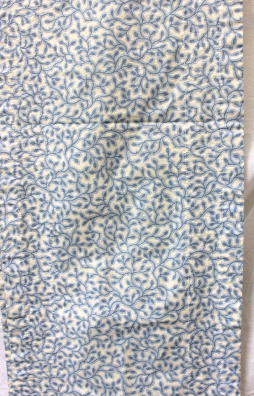 Custom Botanical Valance 150″ Blue & White Rose Hips Lined Dual Rod Pocket Vtg