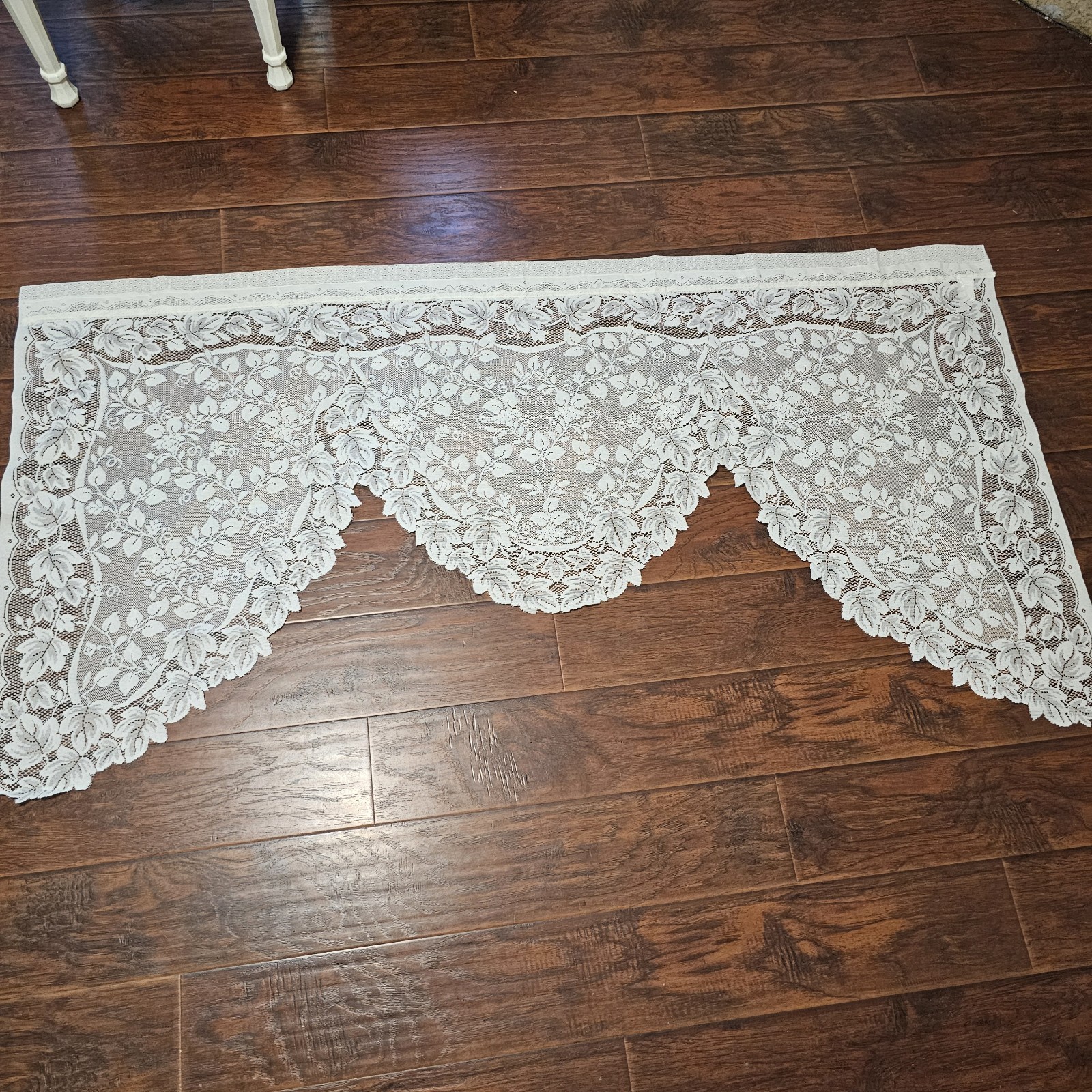 Vintage Ivory White Floral Lace Curtain Valance Scalloped Edge USA 70 x 36