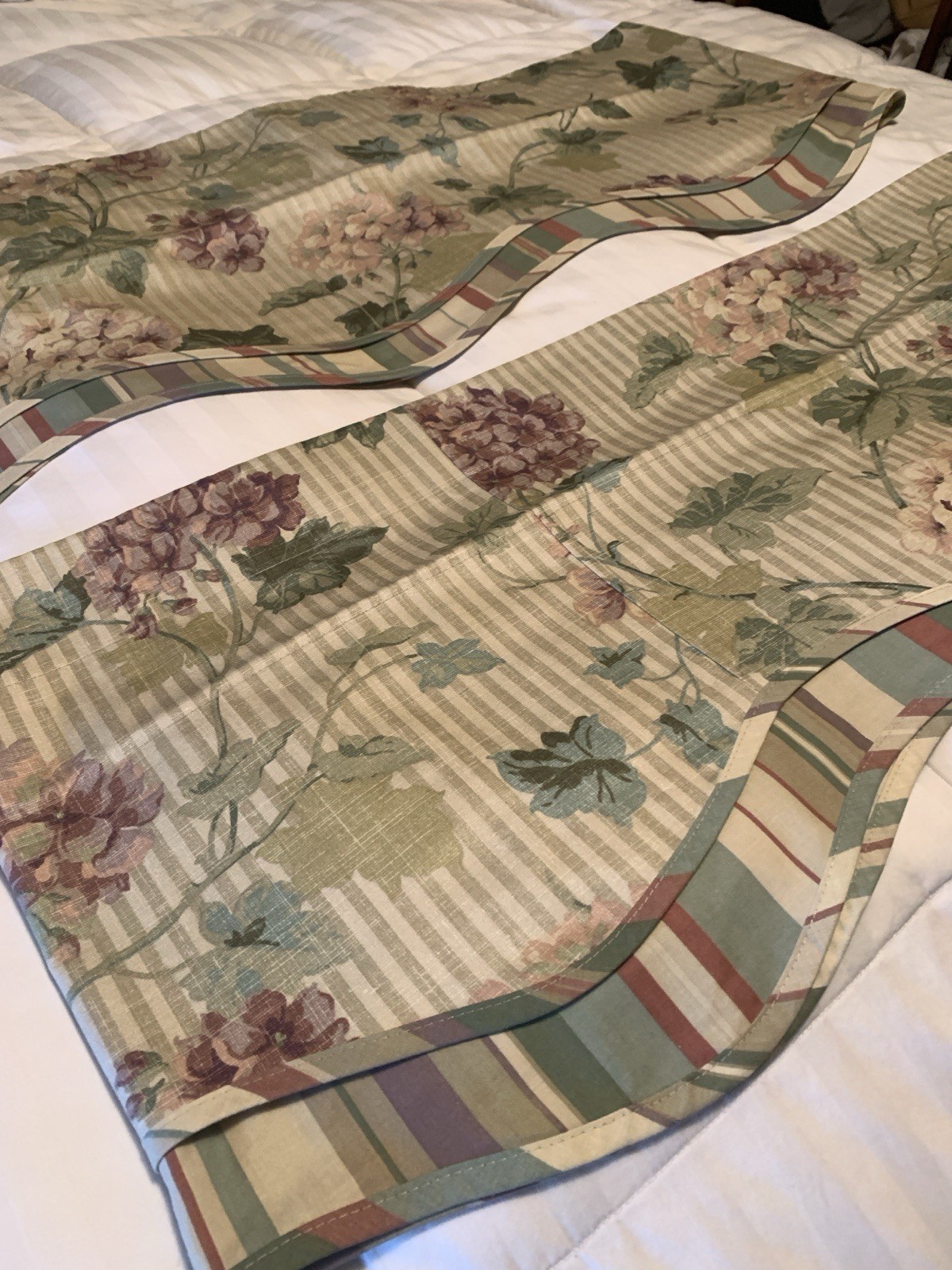 2 Waverly Hydrangea Light Green Scalloped Tiered over Stripe Valance Rod 76×17″
