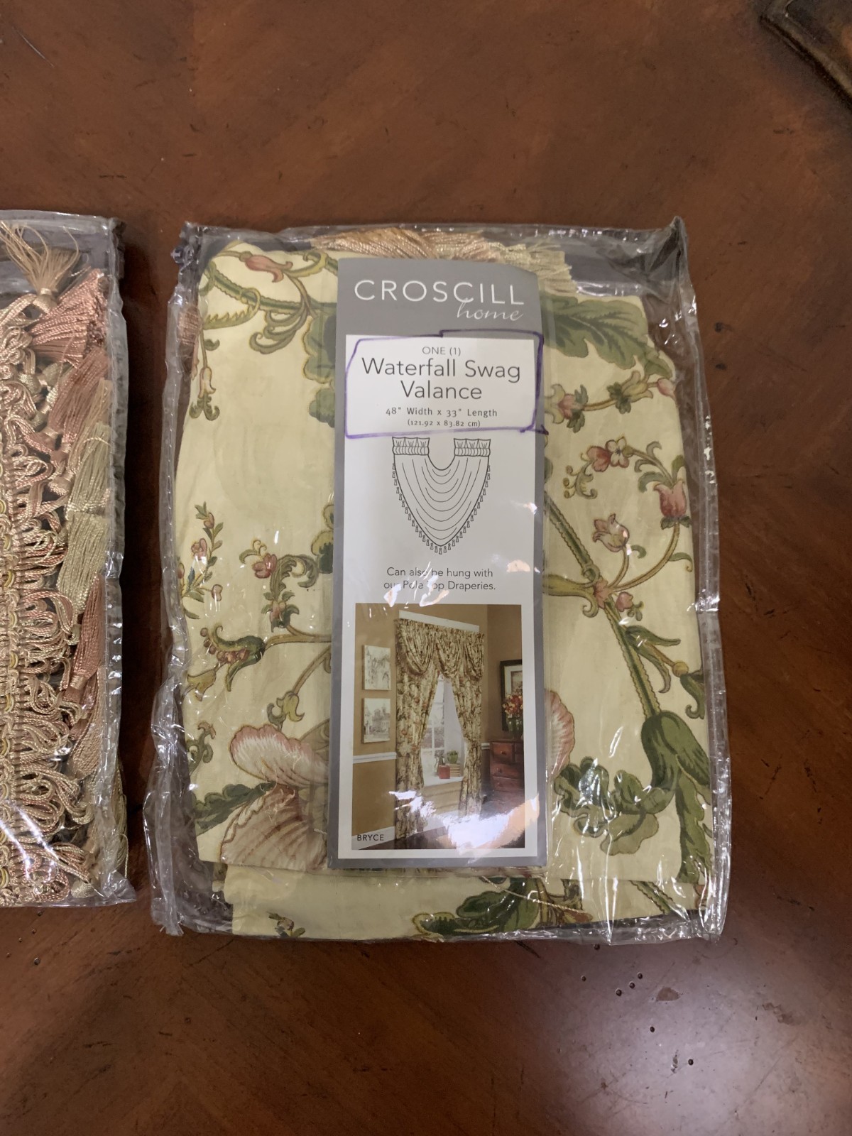 Croscill Bryce Floral Waterfall Swag Valance 48″ x 33″ Tassels Cotton NIP