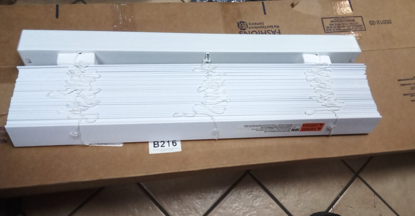 white blinds 22in X 40in