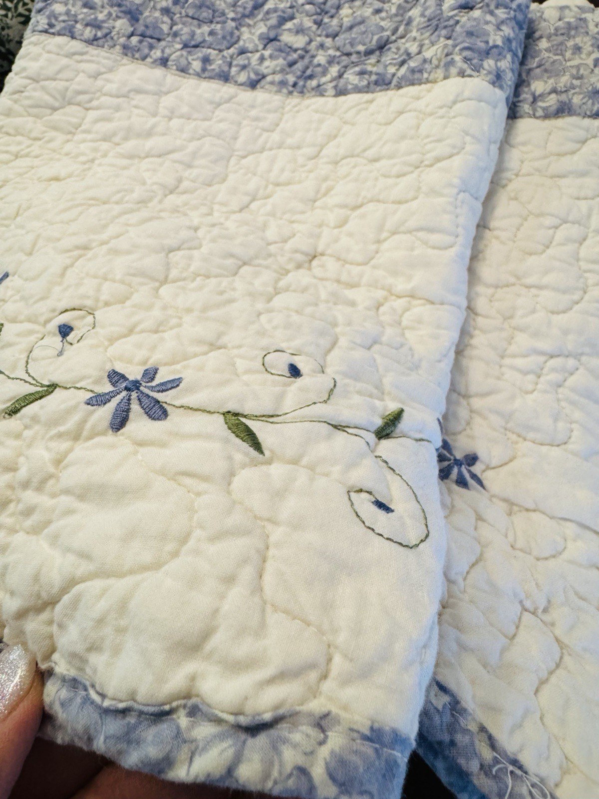 JCPenney Blue * Ivory COTTAGE Valance Quilted & Embroidery 14″ x 50″ FLORALS 3AV
