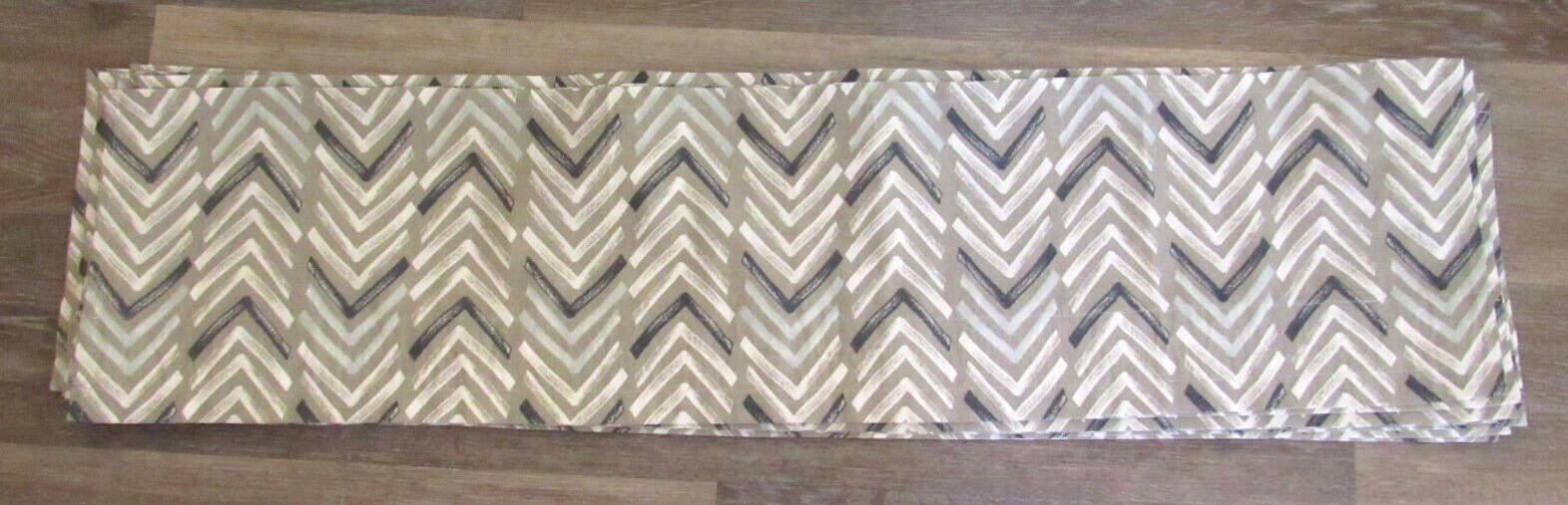Scarlette’s Designs – Lot of (3) Gray Chevron-Style Valances – 42 x 10.5 EUC