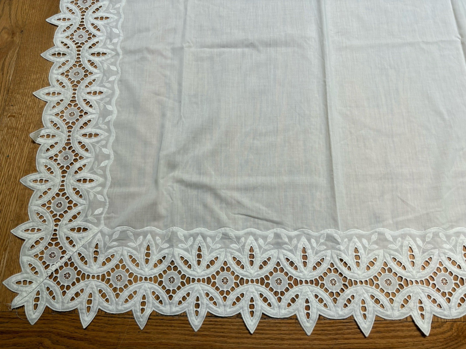 2 Vintage Filigree Eyelet Lace Edged Ivory Cafe Curtain Panels Cottage Country