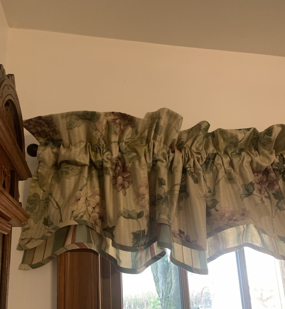 2 Waverly Hydrangea Light Green Scalloped Tiered over Stripe Valance Rod 76×17″