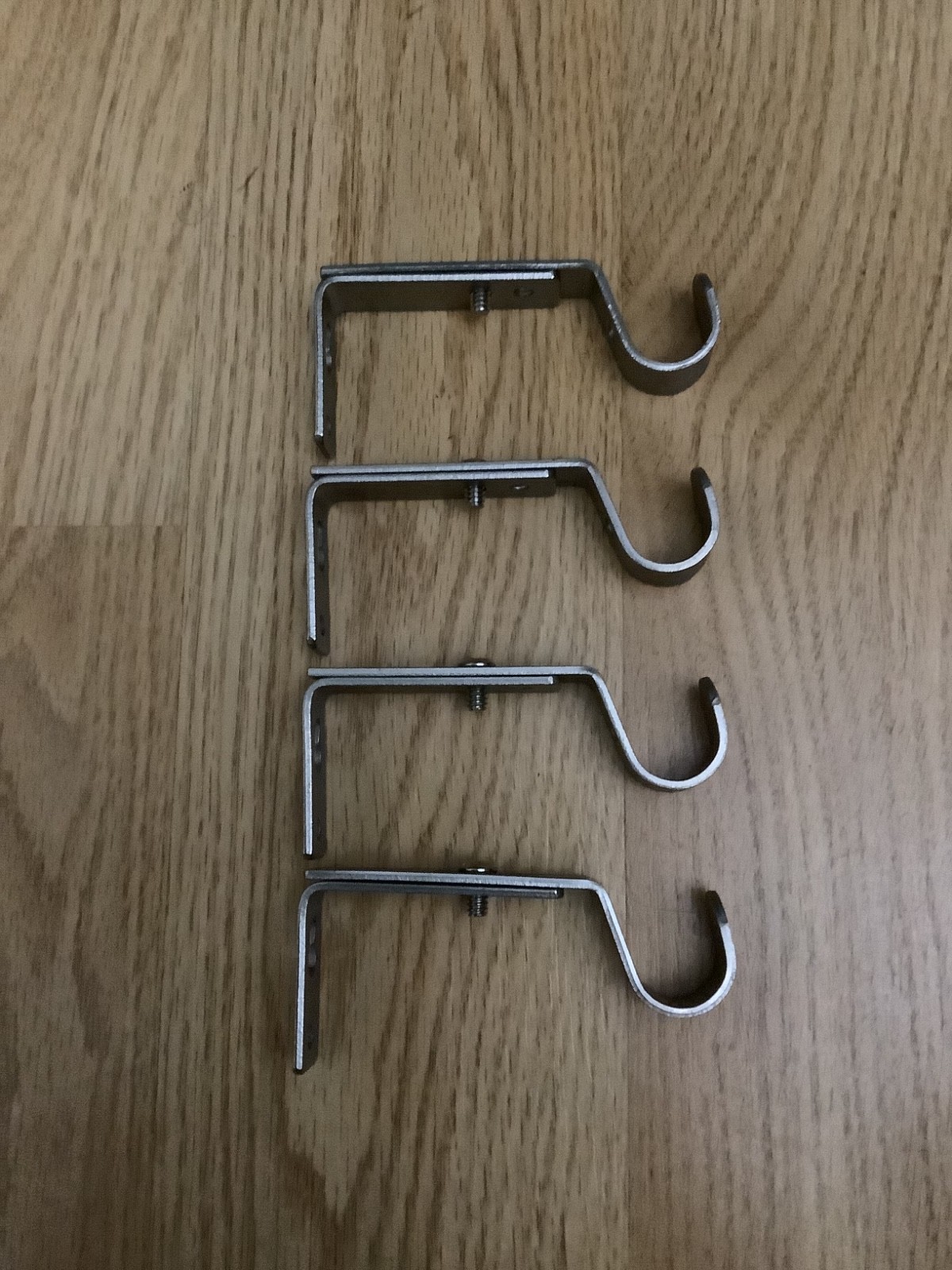 (4) Silver Metal Adjustable Curtain Rod Hangers Hooks for 3/4 inch Rod NEW!
