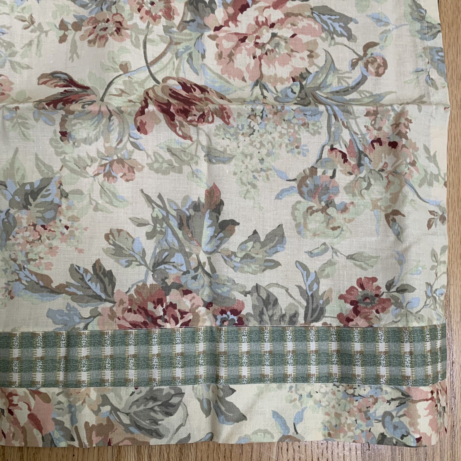 JC Penney Home Collection One Tier Curtain Pair Reese Floral Beige NIP New
