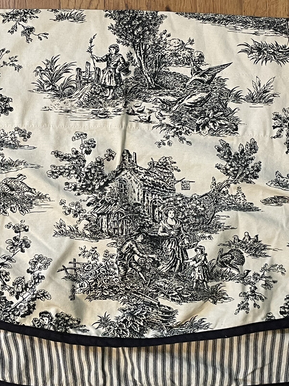 Waverly Country Life Valance Black & Cream Toile w/Stripe Underlayment 60″ x 20″