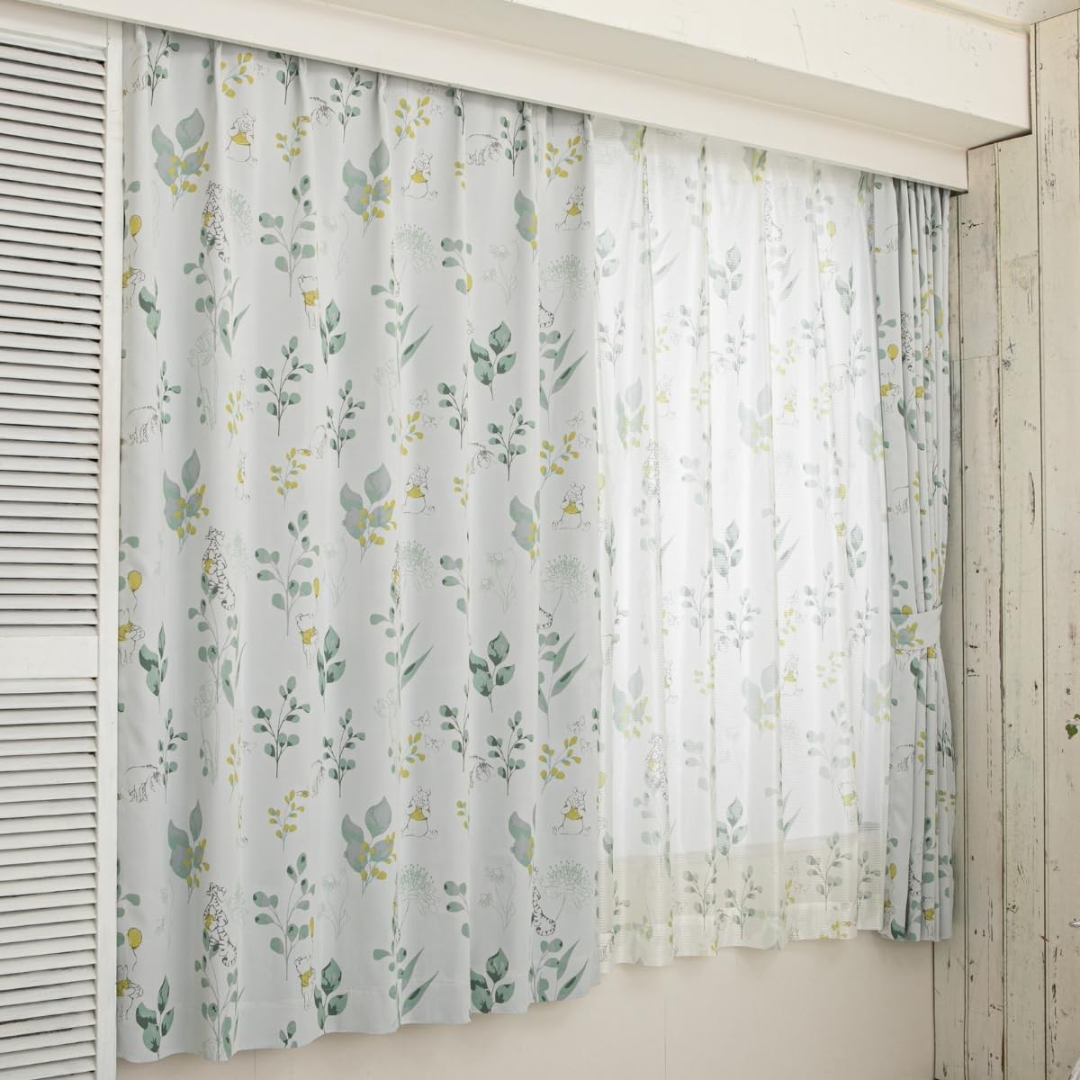 Disney Winnie the Pooh Grade 2 Blackout Heat Shielding Lace Curtain Set of 4 Wid