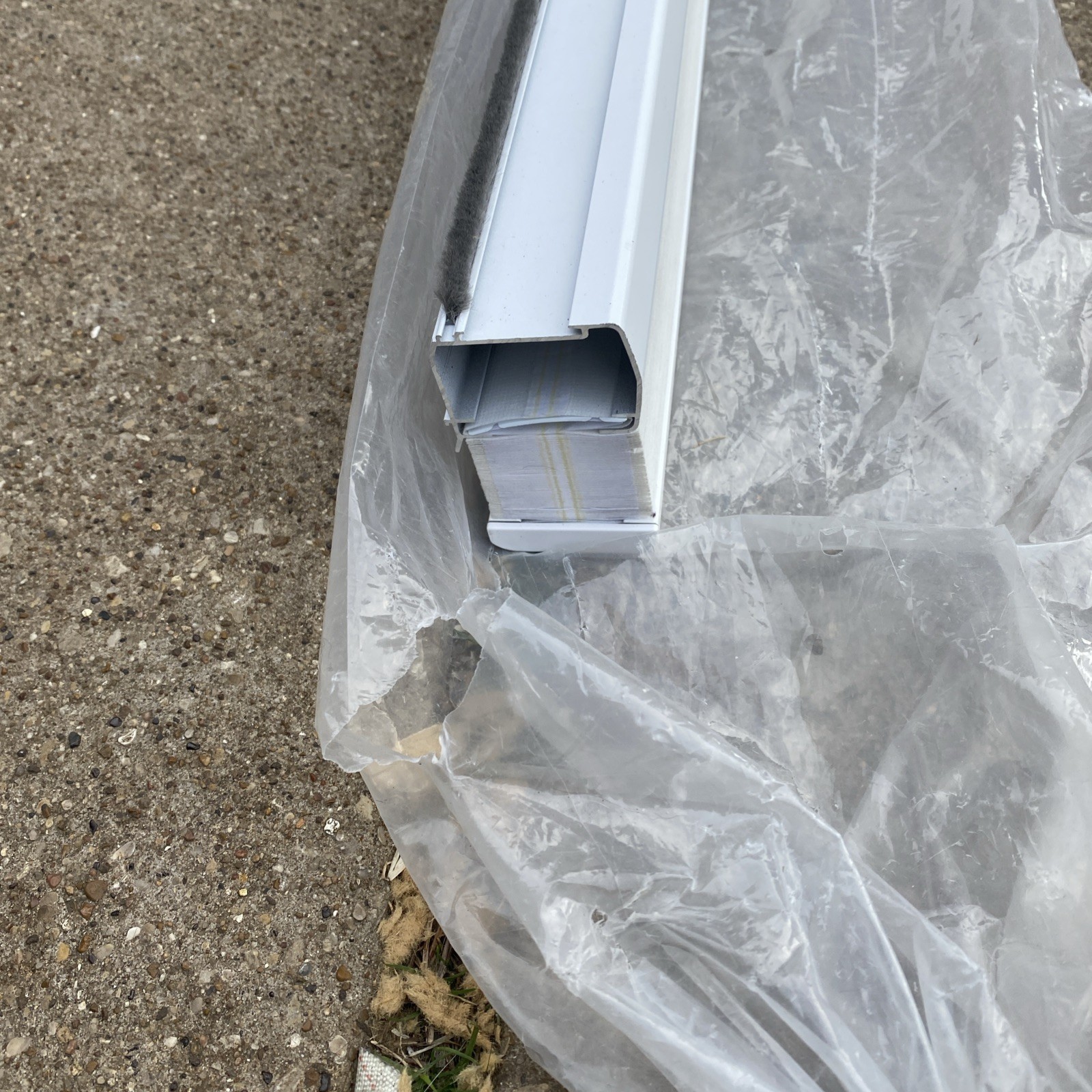 Hunter Douglas Custom Rods And Draperies Motorized Shade. 71.25″ 58.75” WHITE
