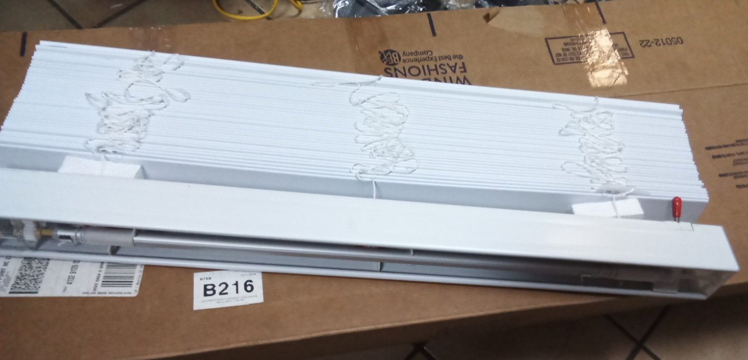 white blinds 22in X 40in