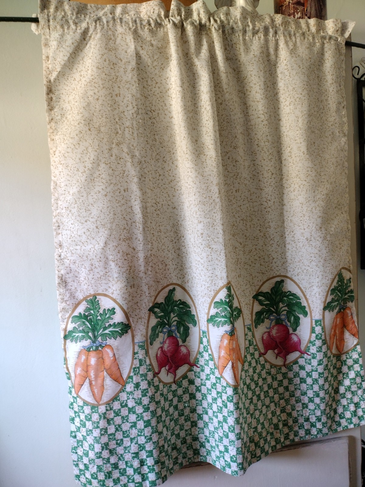 Vintage Kitchen Curtain, Veggie Theme, Carrots & Radishes, Single Curtain Panel