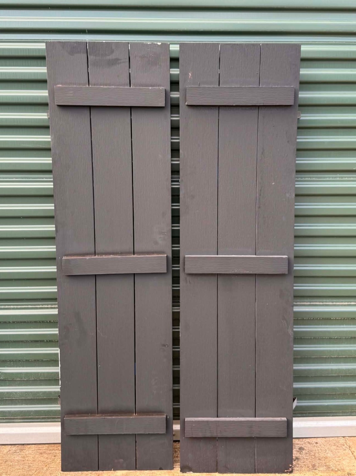 22 (11 Sets) PVC Board-N-Batten Shutters W/ Hardware & Hinges. Sizes In Pictures