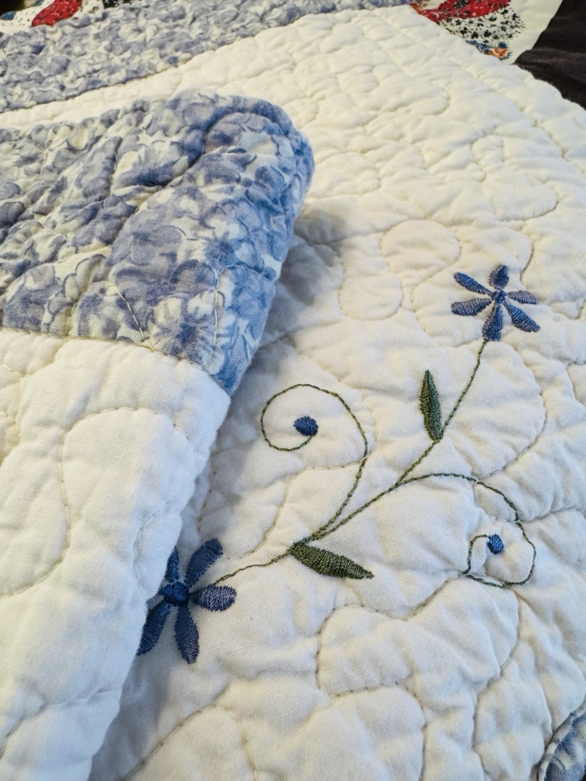 JCPenney Blue * Ivory COTTAGE Valance Quilted & Embroidery 14″ x 50″ FLORALS 3AV