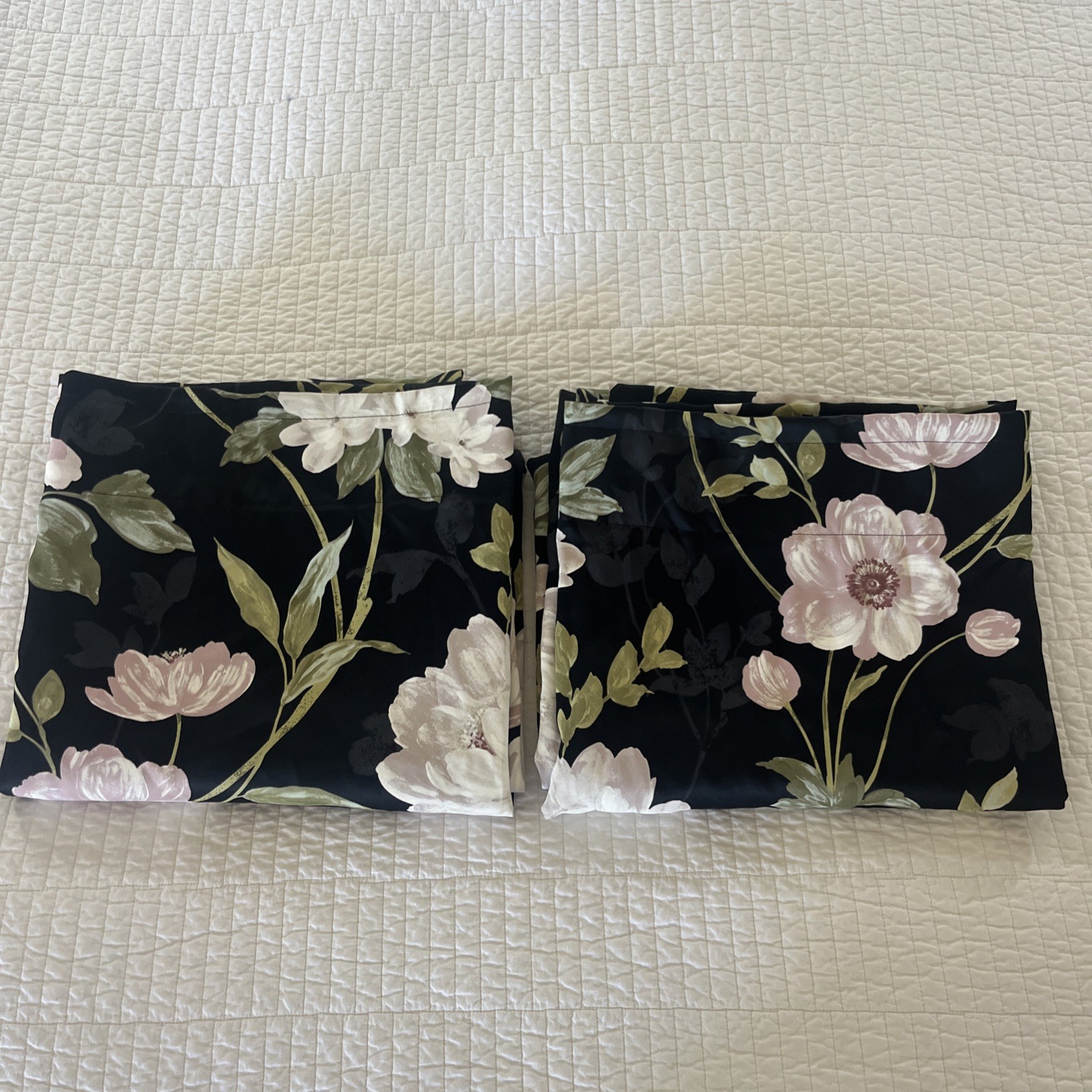 IKEA ROSENMOTT Blackout Curtains 2 Panels (1 pair) 57×98 Black Floral Polyester