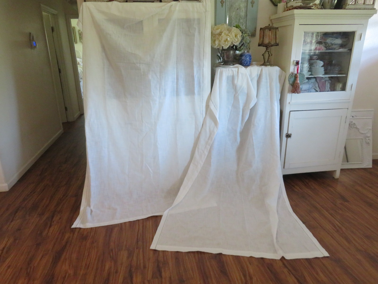 Pair Vera Wang LINEN WHITE Long Drapes NEVER USED Excellent Condition 50″ x 84″