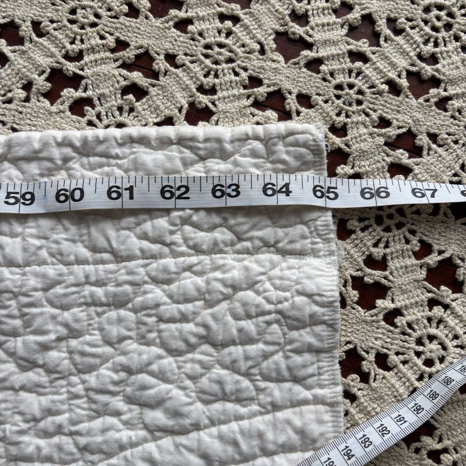 Scalloped Quilt Window Valances 65″x14″ ea Embroidered Floral Vine Motif 1 Pr