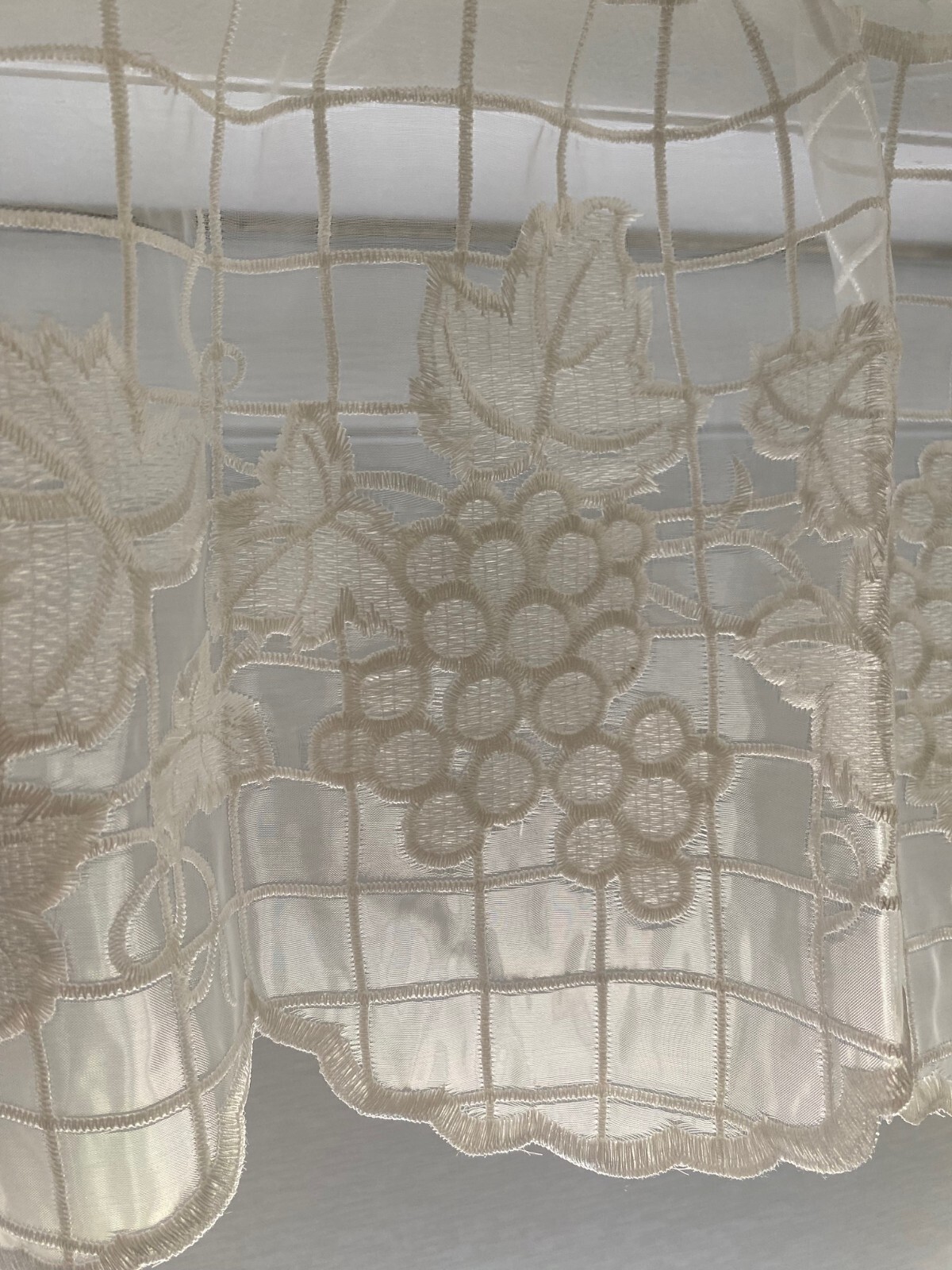 Grapes Embroidered Home Kitchen Window Valance COLOR WHITE
