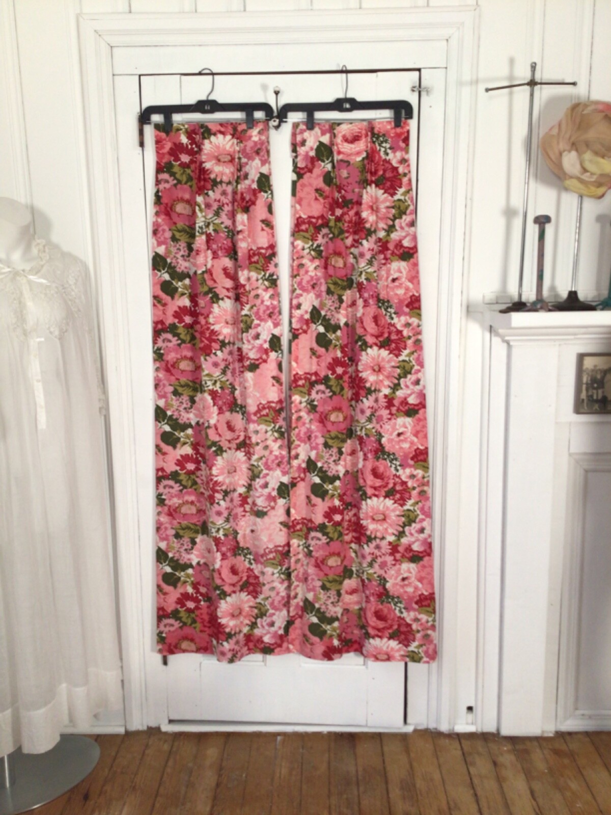 NOS Vintage Set of 2 Pinch Pleat Curtains – Pink Flowers – Mid Century Modern