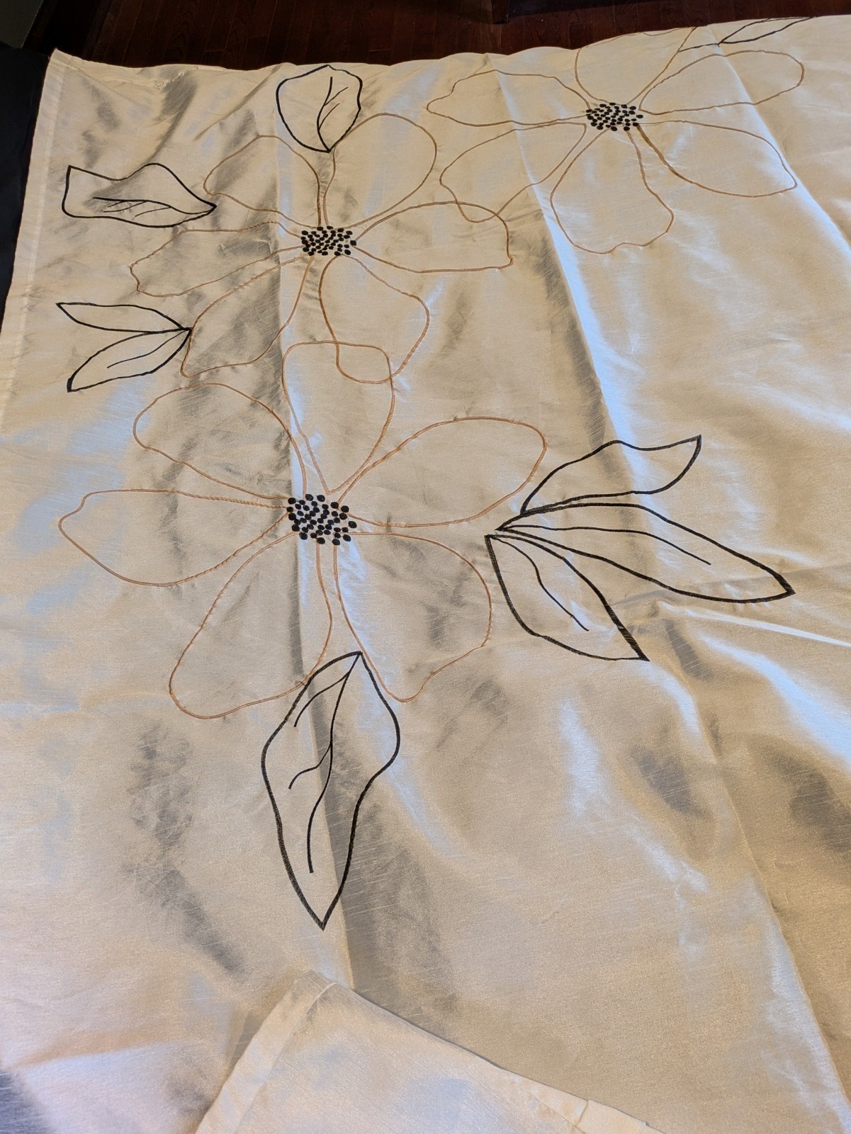 White Contemporary Drapes 2 Panels Large Embroidered Flowers Curtains 55 x 84