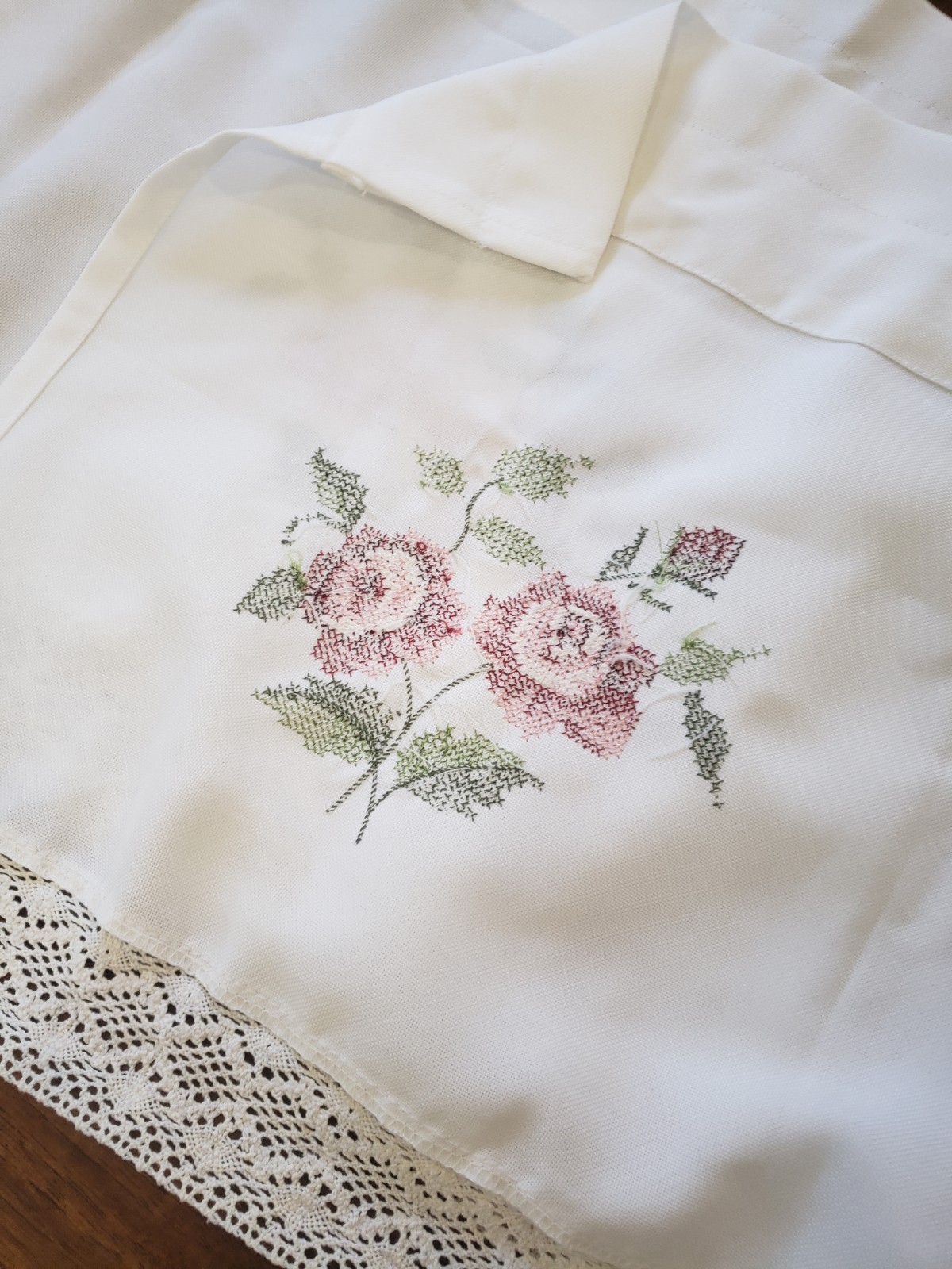 Vintage Embroidered Rose Floral White Window Valance Crochet Edge CottageCore