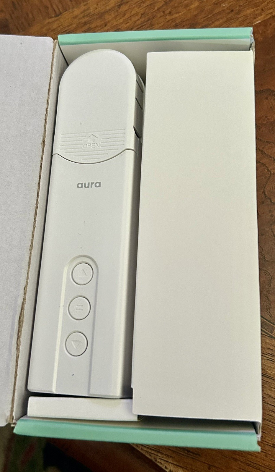 Aura Smart Shade Driver Motorize your Window Shade Model LV-1690 NEW