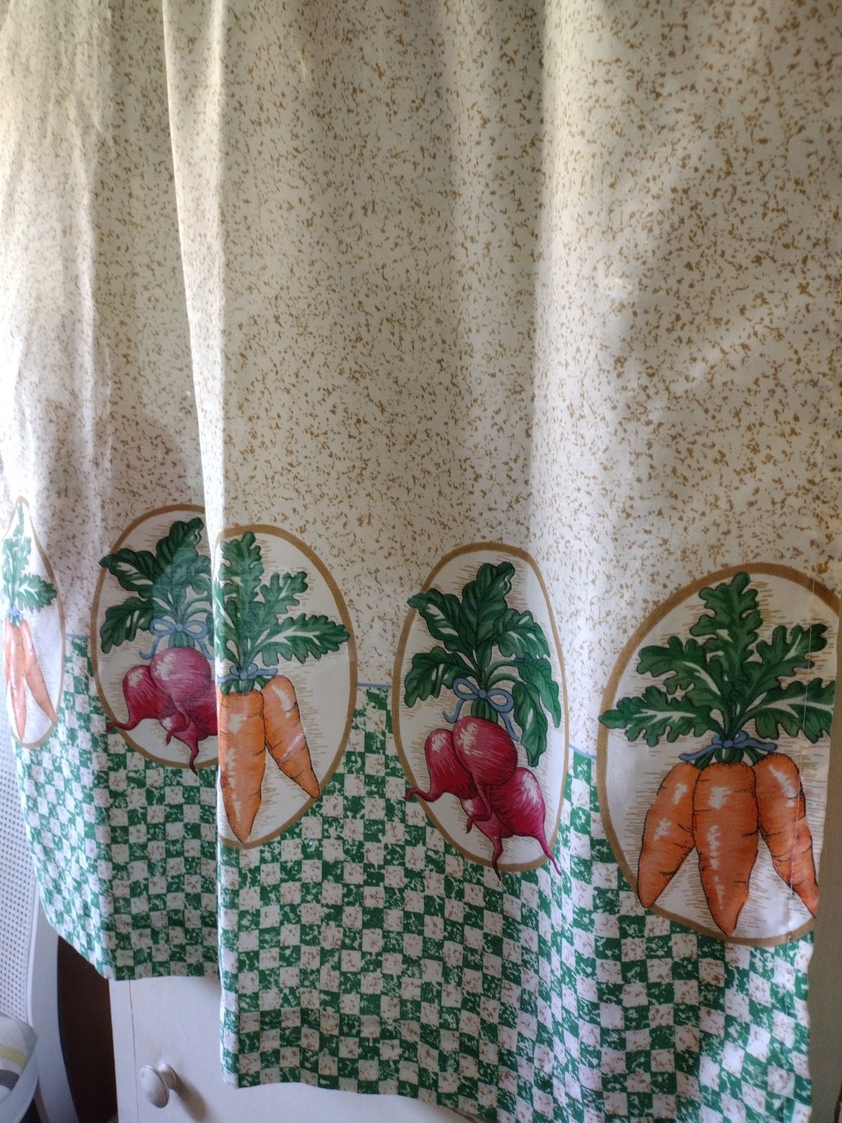 Vintage Kitchen Curtain, Veggie Theme, Carrots & Radishes, Single Curtain Panel