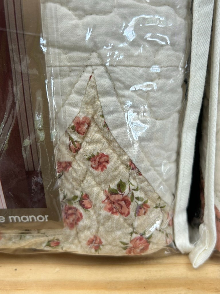 JCPenney Home Collection Quilted Embroidered Valance Vintage Manor 52×15 – Set