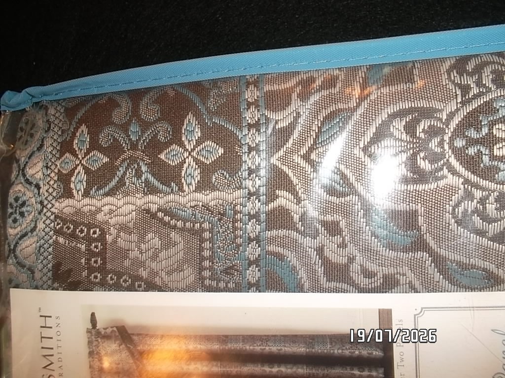 Jaclyn Smith Moroccan Panel Traditional Jacquard includes 1 bonus tie back. Seal