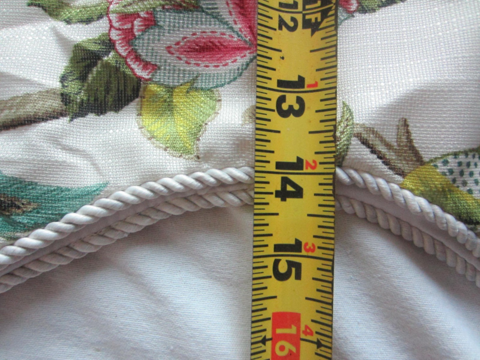 One Scalloped Valance Regency Program RN20739 Lined Floral 70″ x 17″ Cording